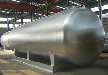 儲存分離容器在化工上指主要用來完成在流體壓力平衡下介質的組分分離和氣體凈化分離等的容器。